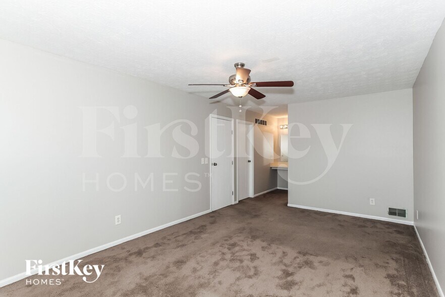 Building Photo - 3938 Schroeder Dr