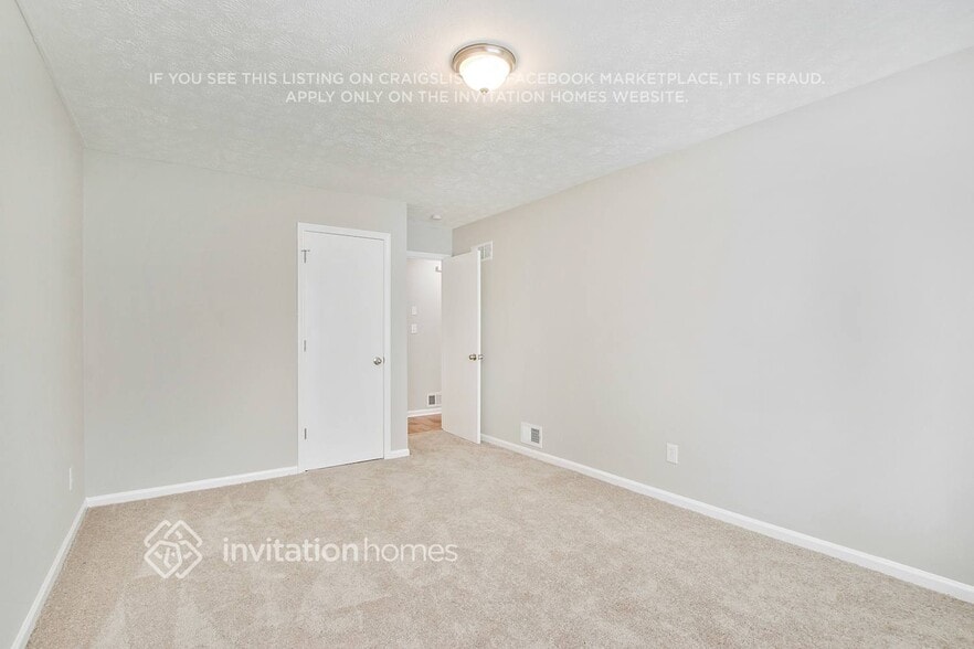 Building Photo - 3811 Sherwood Dr