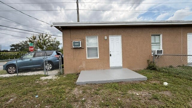 Building Photo - 646 NW 14th Terrace