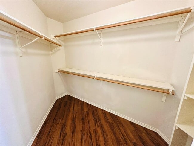 Building Photo - 1101 Hunter's Creek Dr