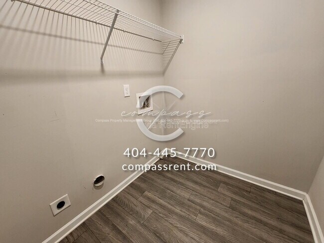 Building Photo - 206 Lyndon Wy NW