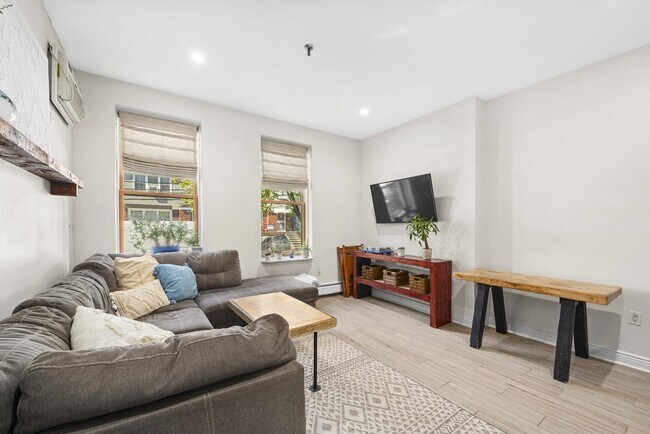 Building Photo - 54 MAGNOLIA Ave