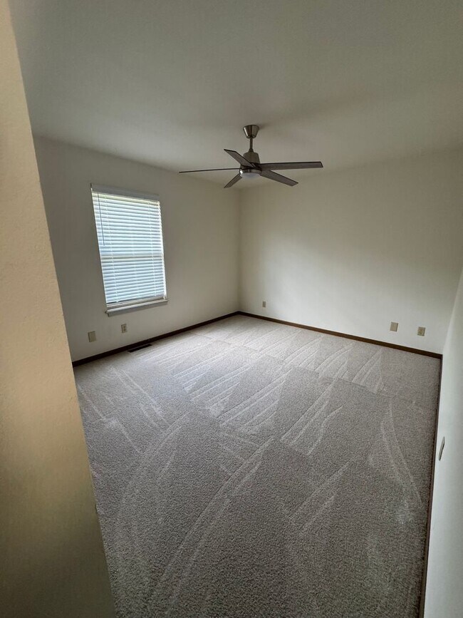 Building Photo - 1605 Spiros Dr