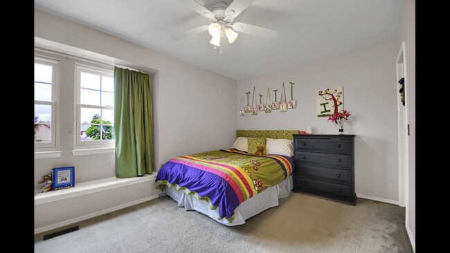 Building Photo - 2 Story Home for Rent in the Briargate Area