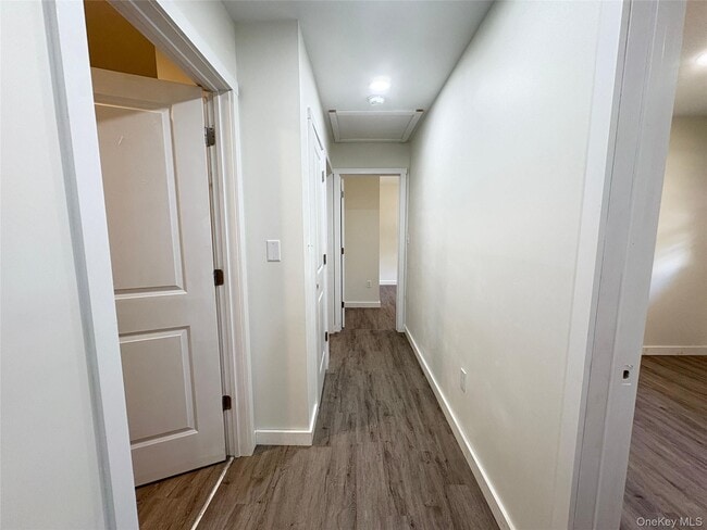 Building Photo - 27 Floral Dr