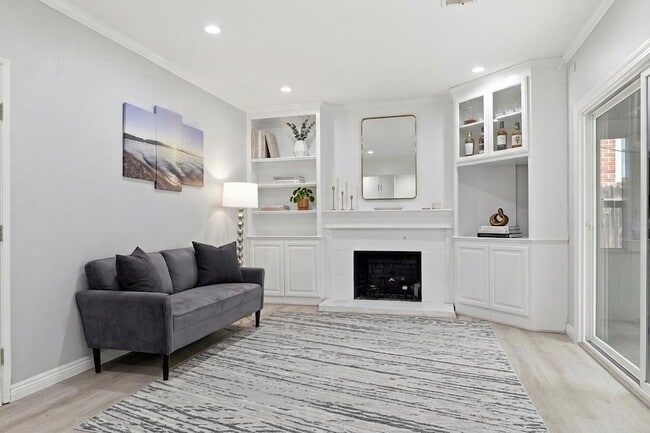 Building Photo - 1714 Woodridge Way