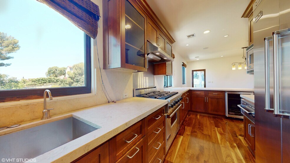 Building Photo - 3311 Deronda Dr