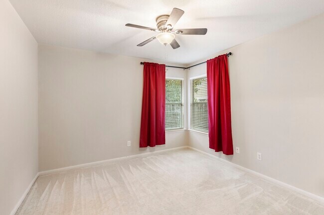 Building Photo - 35 Auburn Path Dr