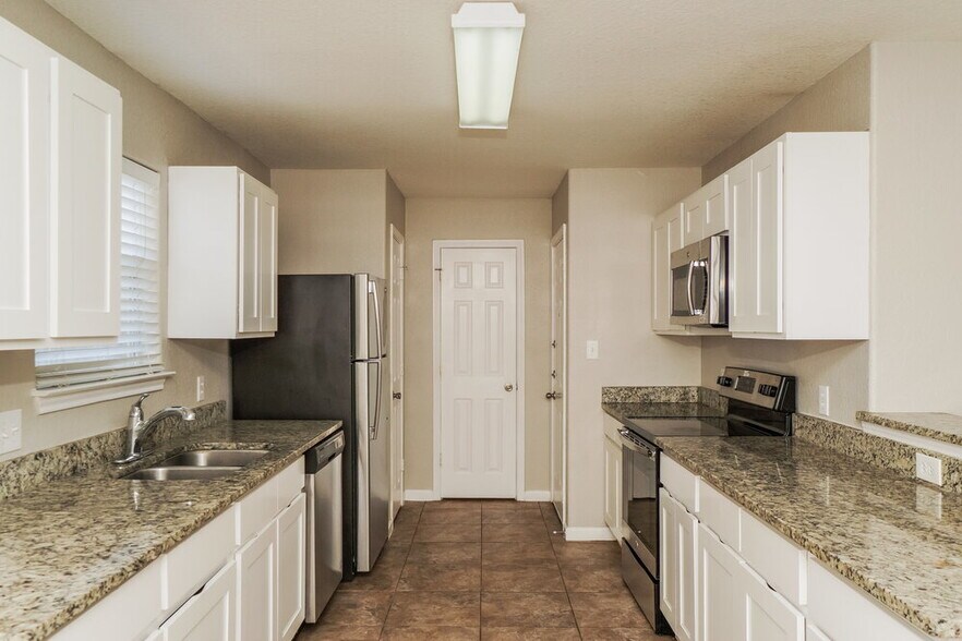 Building Photo - 5726 Sandy Canyon