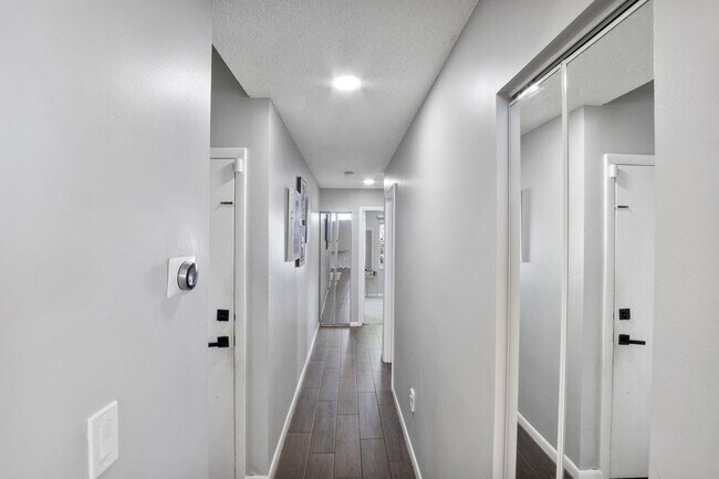 Building Photo - 7654 Rockport Cir