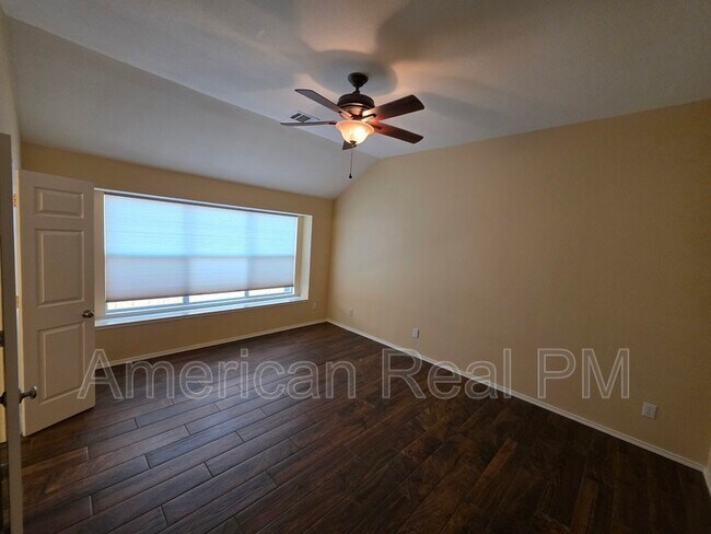 Building Photo - 1209 Shadow Lakes Blvd