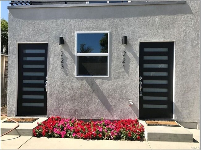 Building Photo - 85(221)