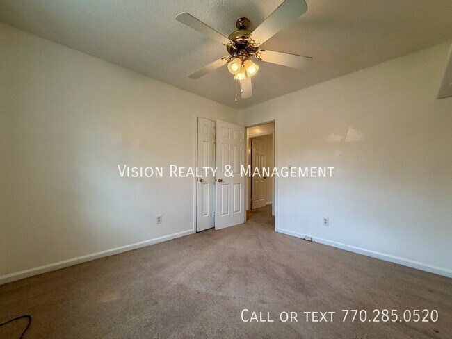 Building Photo - 130 Tyler Ln