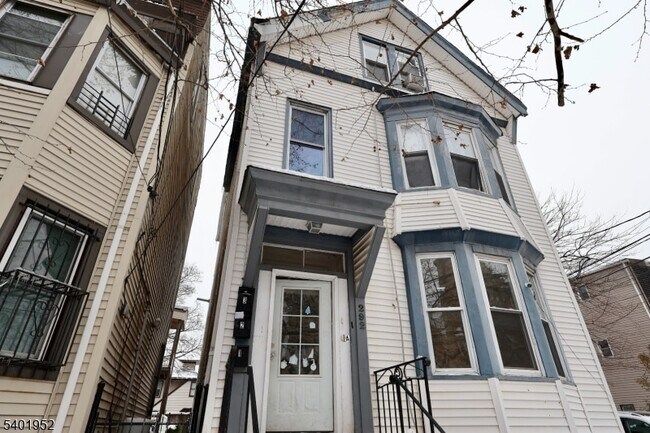 Building Photo - 292 S 8th St