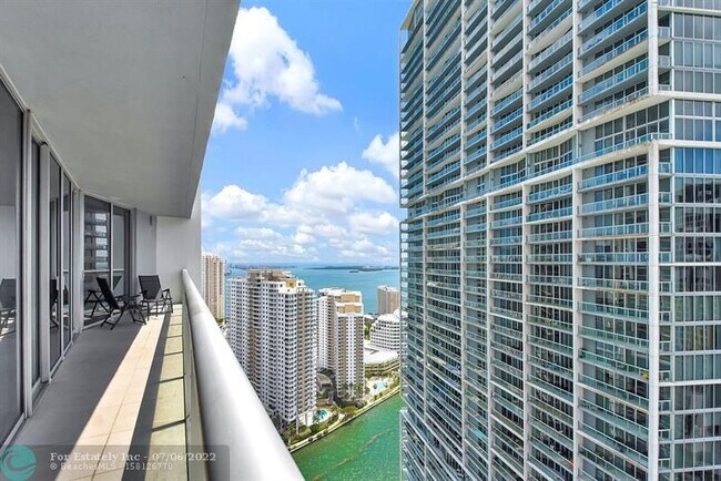 Building Photo - 475 Brickell Ave