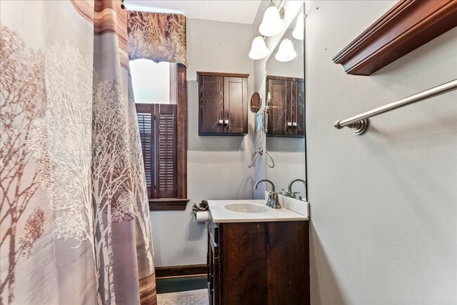 Bathroom - 909 10th Ave