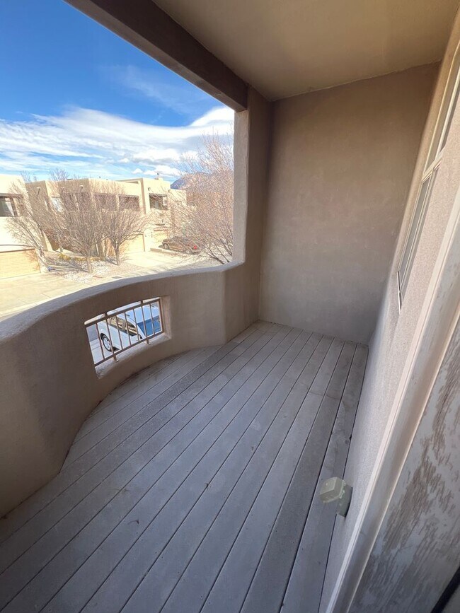 Building Photo - Desert Ridge 2/BD 2.5/BA 1/CG 1500/sf Townhouse