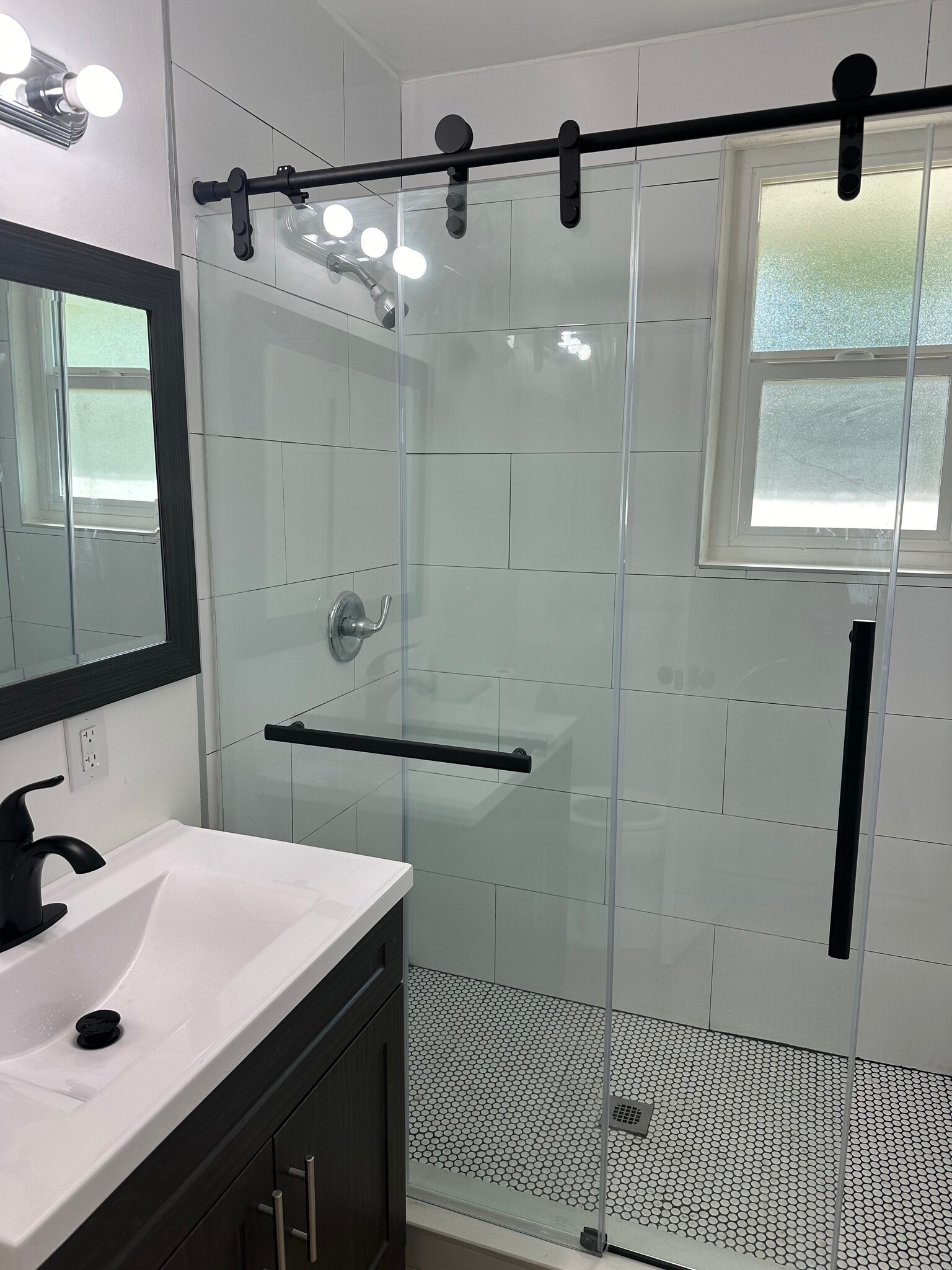 Shower - 733 N Madison Ave
