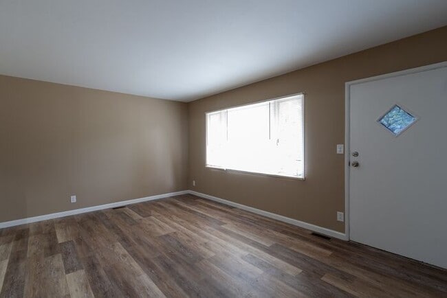 Building Photo - 3310 N Fuller Dr