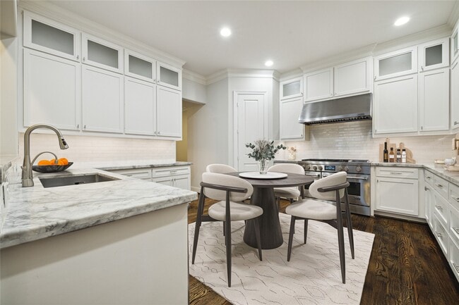 Building Photo - 6008 Park Cir Dr