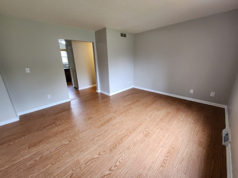 Building Photo - 2347 Graham Rd