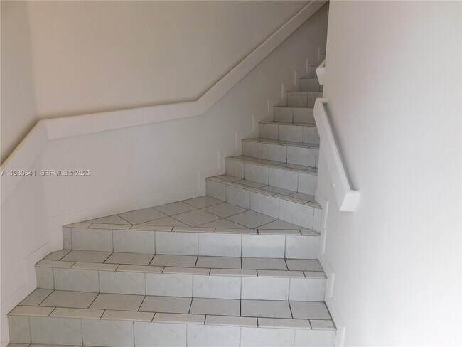 Building Photo - 9688 SW 138th Ave