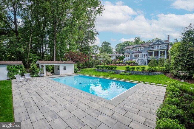 Building Photo - 5600 Brite Dr