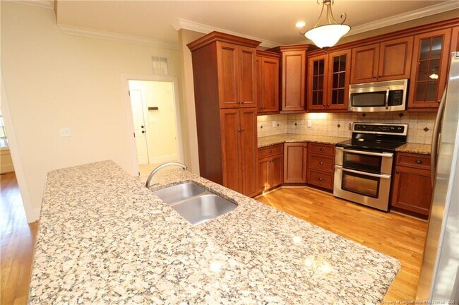 Building Photo - 7124 Blue Juniper Ct