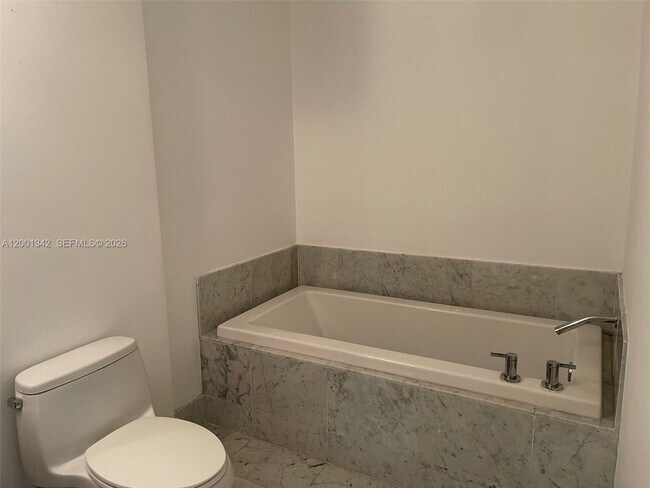 Building Photo - 253 NE 2nd St