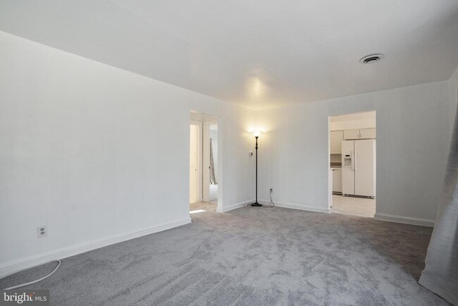 Building Photo - 7709 Ravine Dr