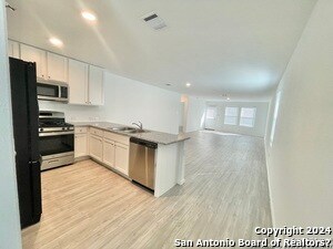 Building Photo - 2918 Gustavo Dr
