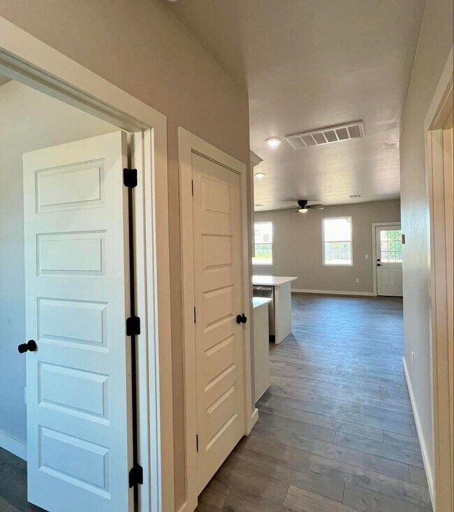 Building Photo - 818 Mill Run