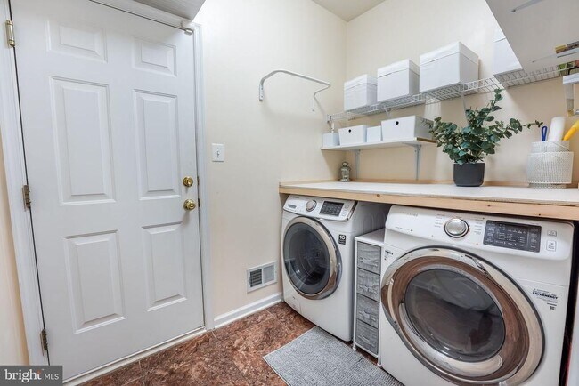Building Photo - 15575 Catamaran Ct