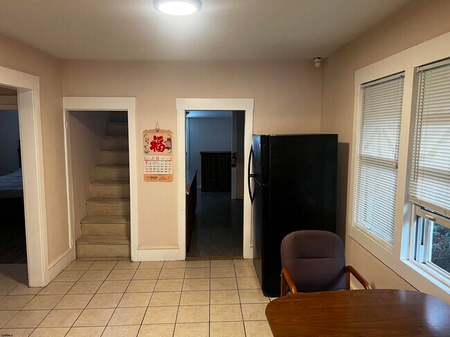 Building Photo - 12 E Mulberry Ave
