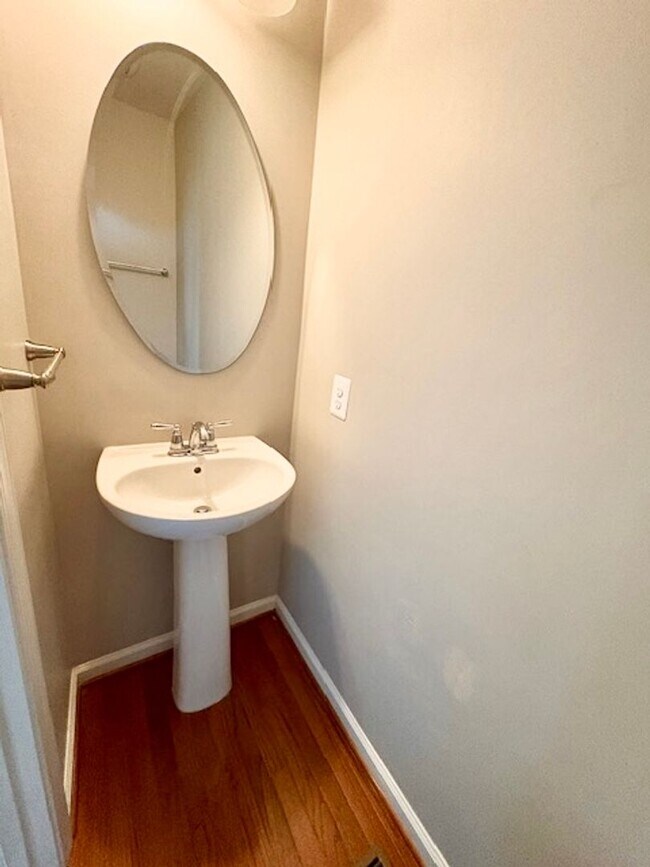 Building Photo - 3542 Spring Street S