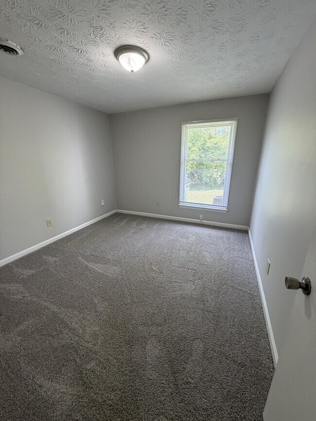 Building Photo - 3200 Baird Ct