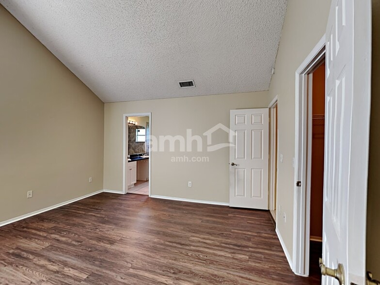 Building Photo - 893 Ferry Landing Ln