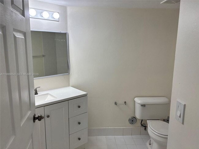 Building Photo - 655 SW 111th Way