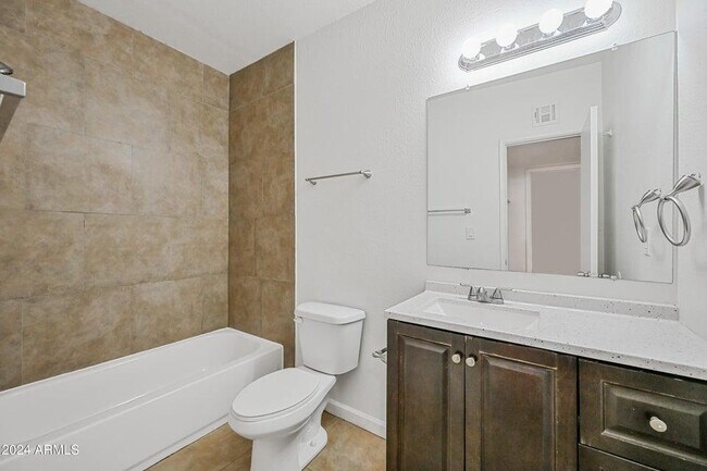 Building Photo - 1518 W Colter St