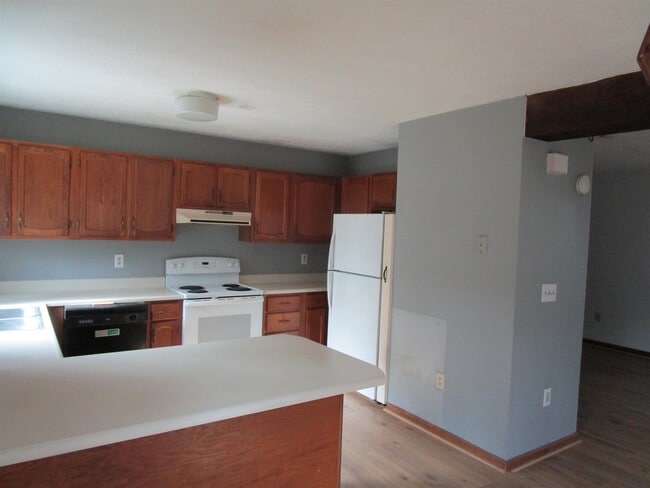 Building Photo - 24 Bobbys Ln