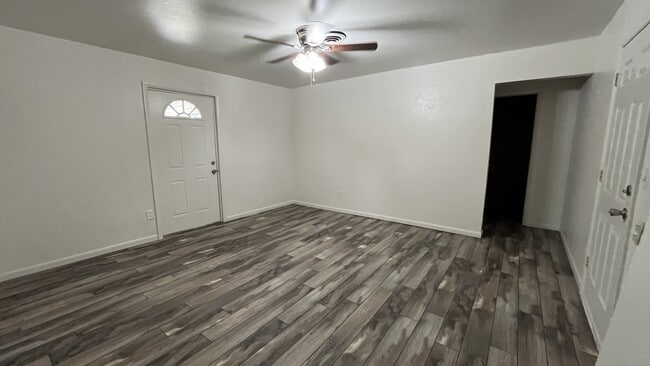 Building Photo - 2221 Candy Ln