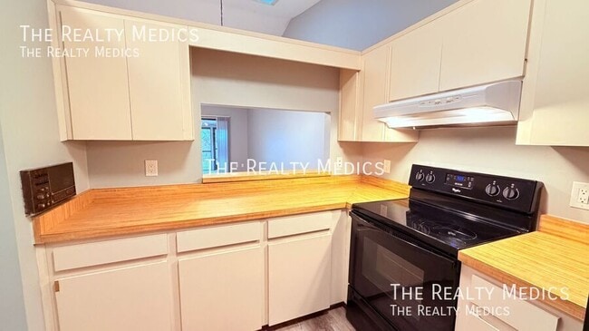 Building Photo - 7909 Richwood Dr