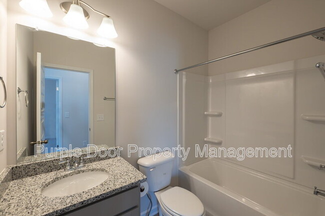 Building Photo - 1672 Eagle Dr