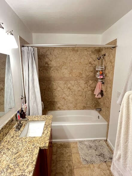 Building Photo - 6655 Esplanade