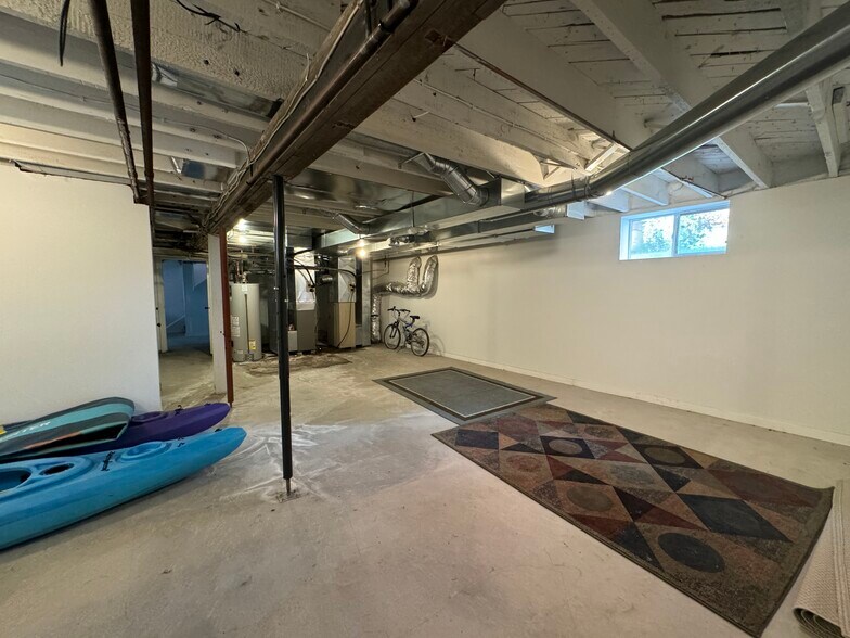 Building Photo - 408 W Wheeler Ave