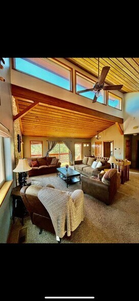Building Photo - 100 Red Rock Ct