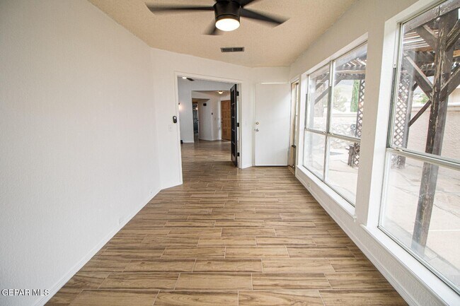 Building Photo - 6806 Ridgley Way