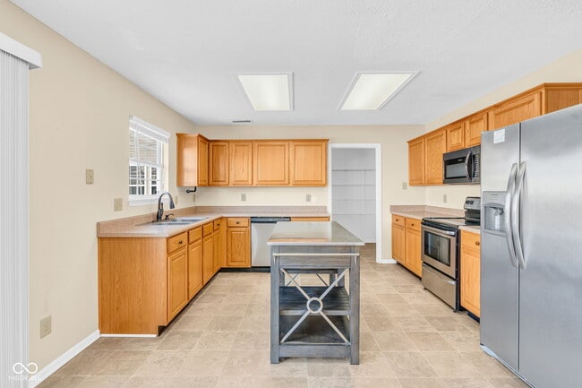 Building Photo - 8818 Browns Valley Ln