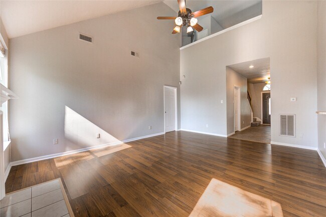 Building Photo - 16814 Benwick Dr