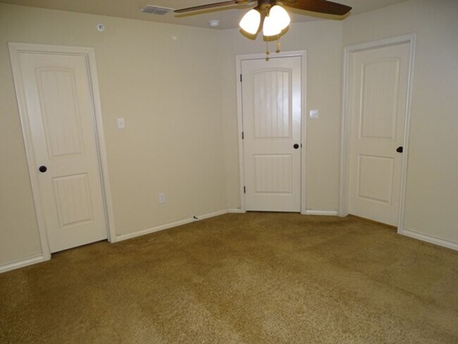 Building Photo - 6619 Arancione Ave